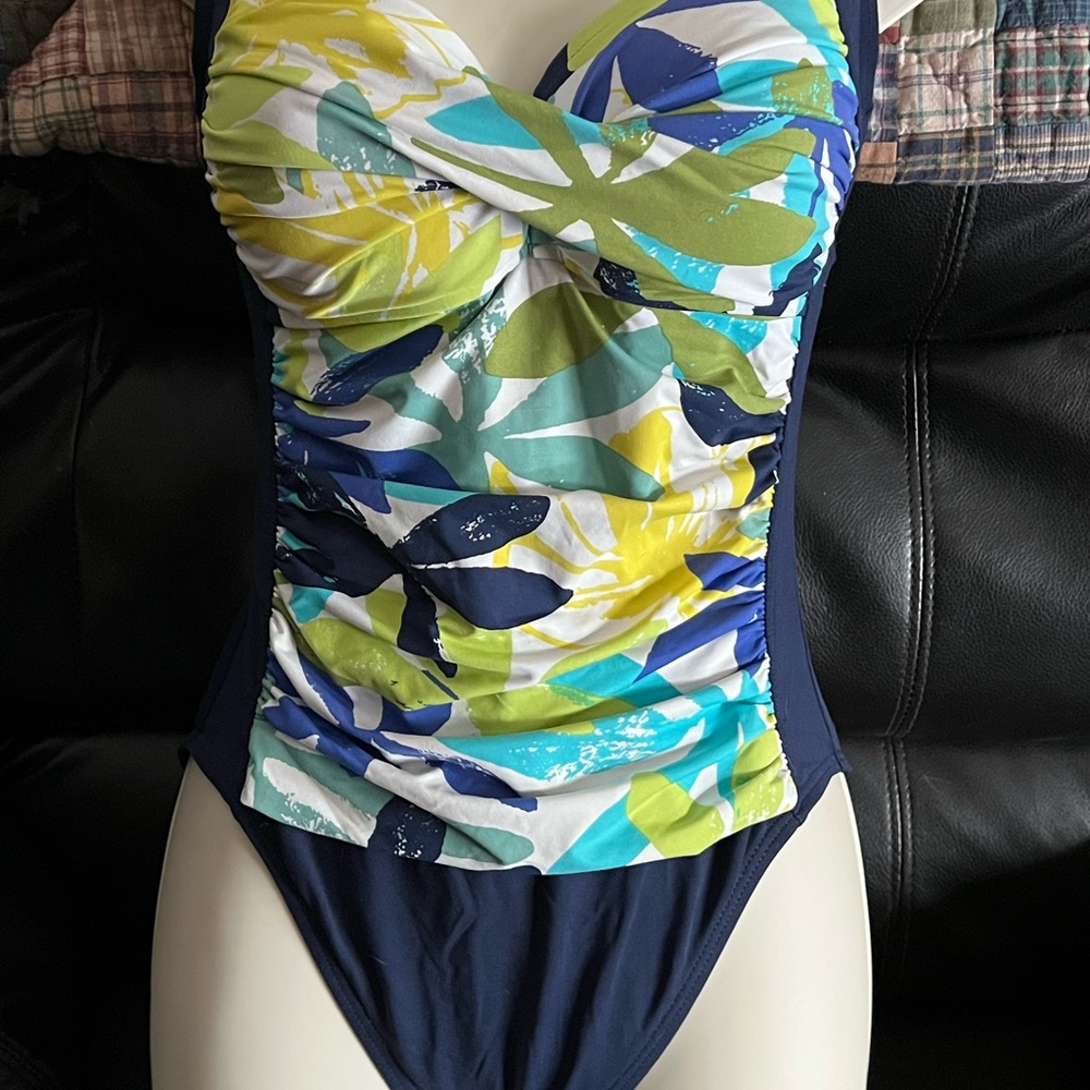 LA BLANCA navy floral print bathing suit 8